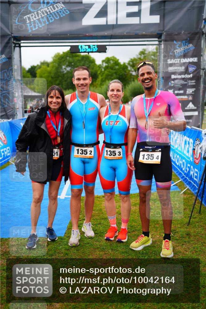30.08.2026 - Elbe Triathlon Hamburg LAZAROV Photography http://msf.ph/oto/10042164 30.08.2026 16:26:37 Ziel  meine-sportfotos.de