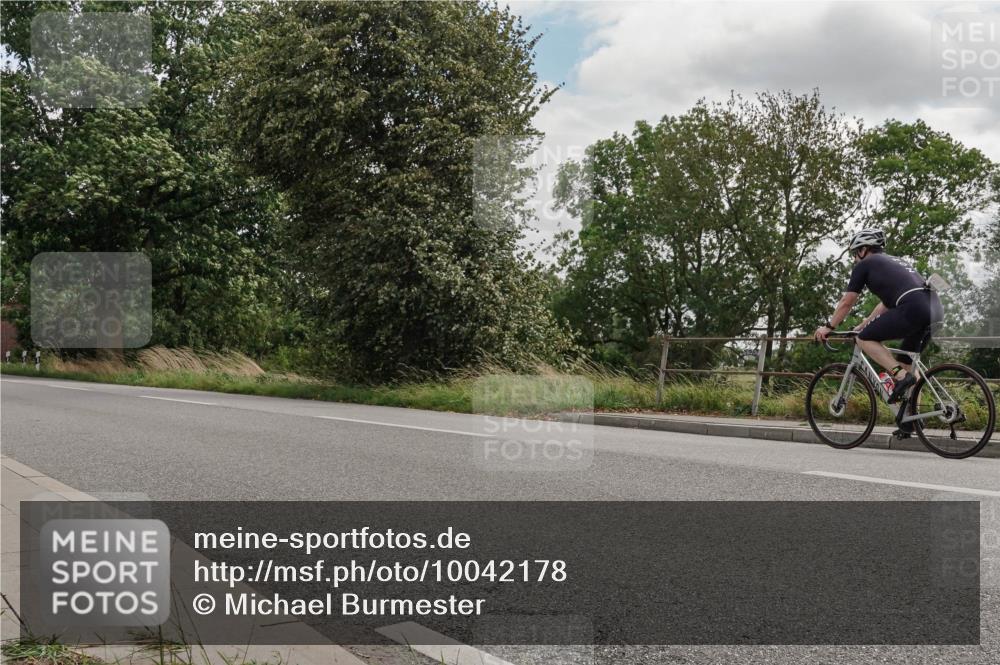 30.08.2026 - Elbe Triathlon Hamburg Michael Burmester http://msf.ph/oto/10042178 30.08.2026 14:42:41 Radfahren  meine-sportfotos.de