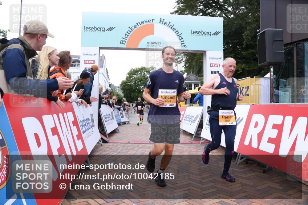 30.08.2026 - Blankeneser Heldenlauf Lena Gebhardt http://msf.ph/oto/10042185 30.08.2026 11:47:41 Ziel 2022, 2023, 2088, 2641, 2710 meine-sportfotos.de