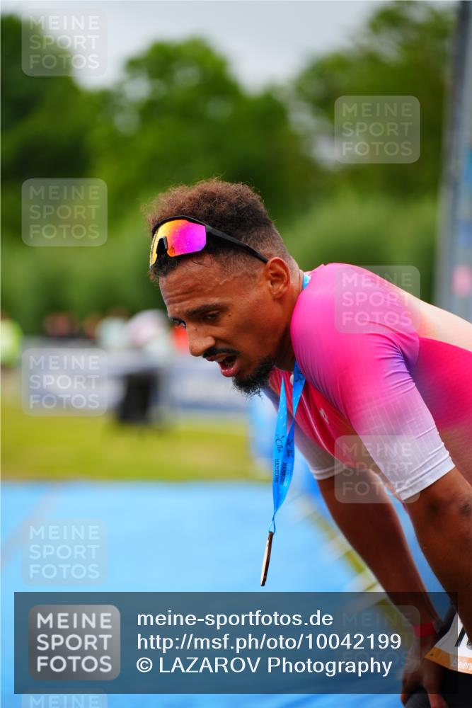 30.08.2026 - Elbe Triathlon Hamburg LAZAROV Photography http://msf.ph/oto/10042199 30.08.2026 16:26:44 Ziel  meine-sportfotos.de
