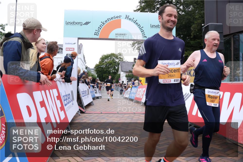 30.08.2026 - Blankeneser Heldenlauf Lena Gebhardt http://msf.ph/oto/10042200 30.08.2026 11:47:41 Ziel 2022, 2023, 2088, 2641, 2710 meine-sportfotos.de