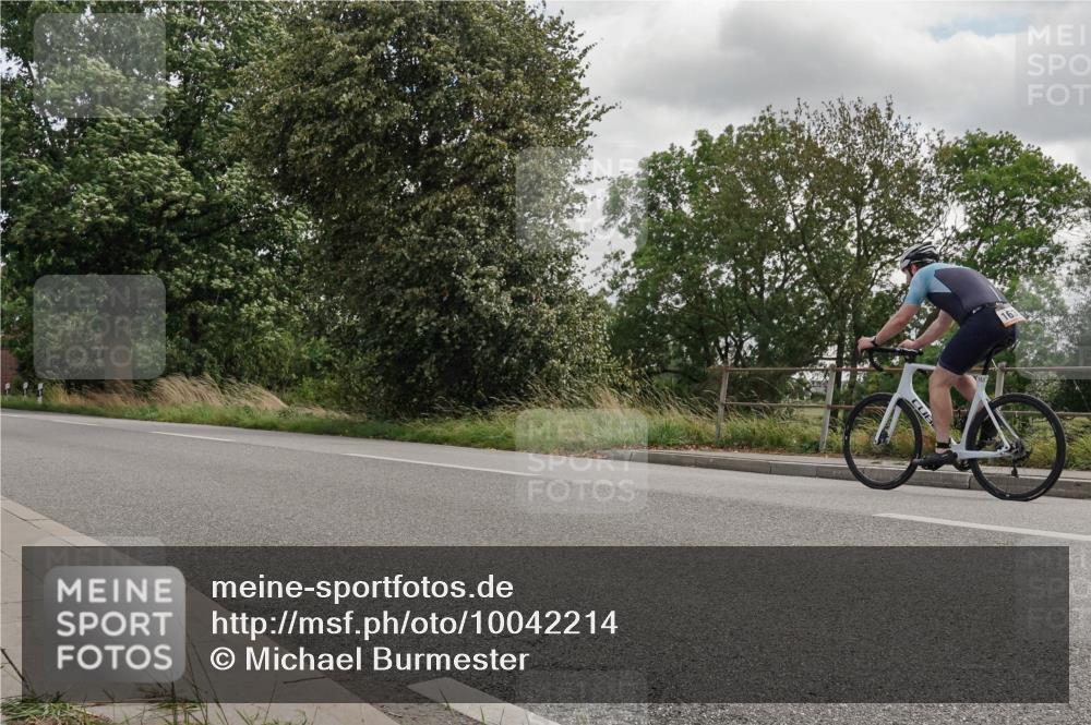 30.08.2026 - Elbe Triathlon Hamburg Michael Burmester http://msf.ph/oto/10042214 30.08.2026 14:43:04 Radfahren  meine-sportfotos.de