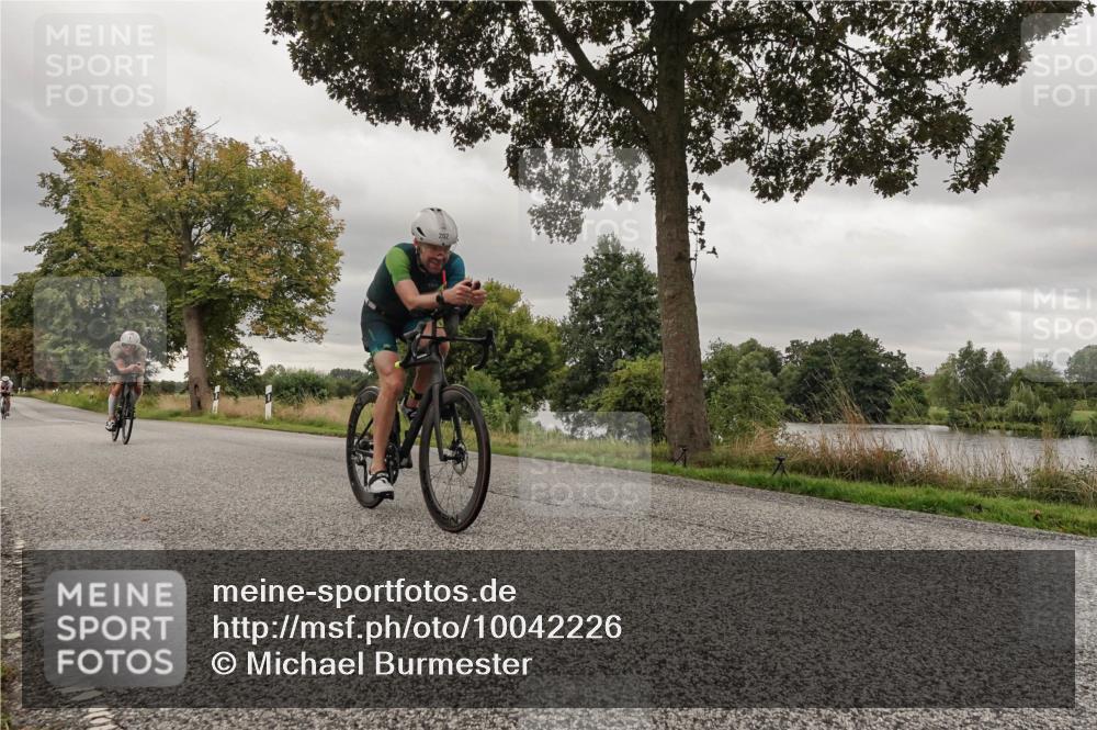 30.08.2026 - Elbe Triathlon Hamburg Michael Burmester http://msf.ph/oto/10042226 30.08.2026 09:12:50 Radfahren 202, 222, 271, 298, 366 meine-sportfotos.de