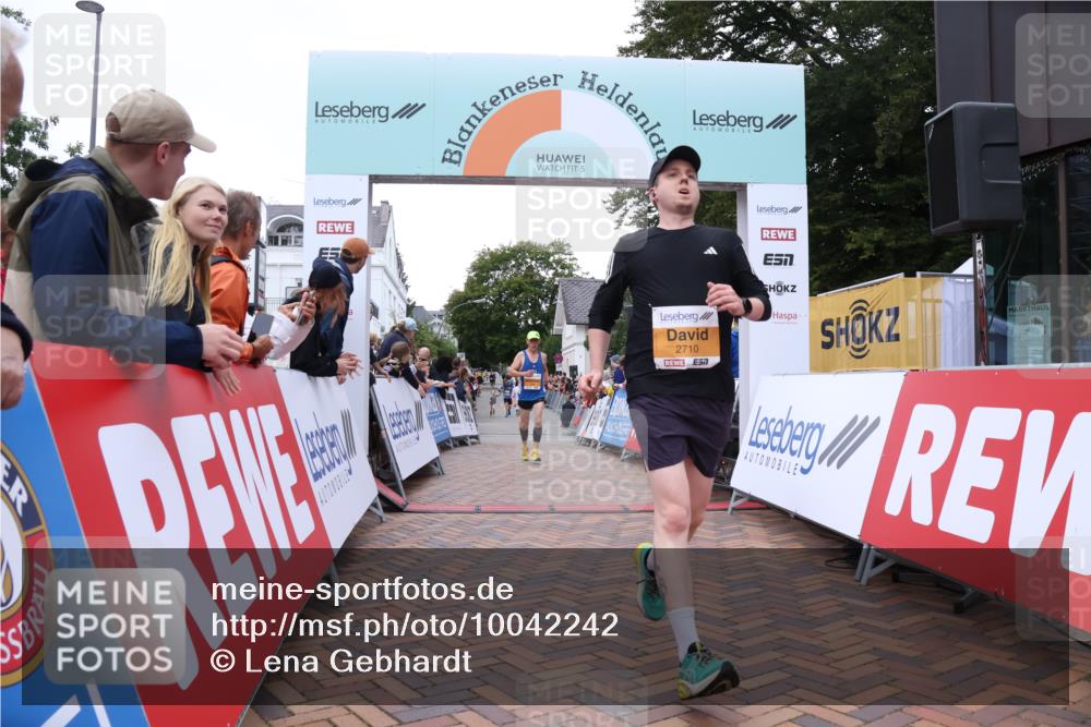 30.08.2026 - Blankeneser Heldenlauf Lena Gebhardt http://msf.ph/oto/10042242 30.08.2026 11:47:44 Ziel 2022, 2023, 2088, 2559, 2641, 2710 meine-sportfotos.de