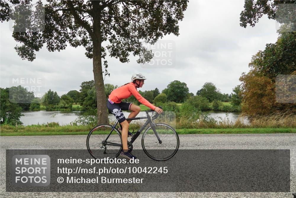30.08.2026 - Elbe Triathlon Hamburg Michael Burmester http://msf.ph/oto/10042245 30.08.2026 12:29:48 Radfahren 1753 meine-sportfotos.de