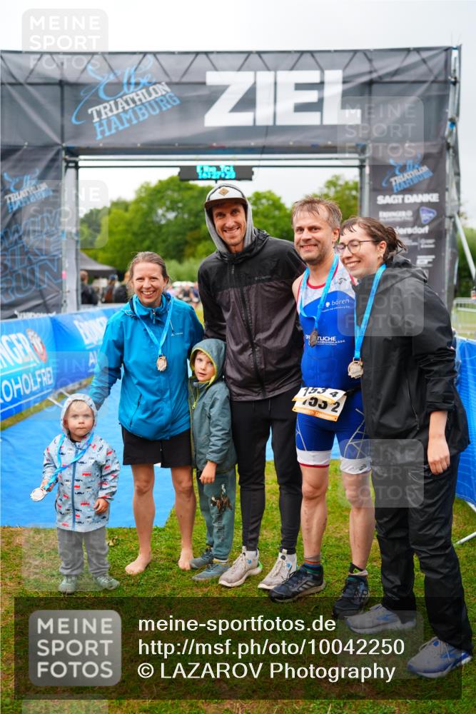 30.08.2026 - Elbe Triathlon Hamburg LAZAROV Photography http://msf.ph/oto/10042250 30.08.2026 16:27:23 Ziel  meine-sportfotos.de