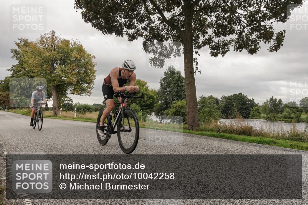 30.08.2026 - Elbe Triathlon Hamburg Michael Burmester http://msf.ph/oto/10042258 30.08.2026 09:12:57 Radfahren 298, 335, 366 meine-sportfotos.de