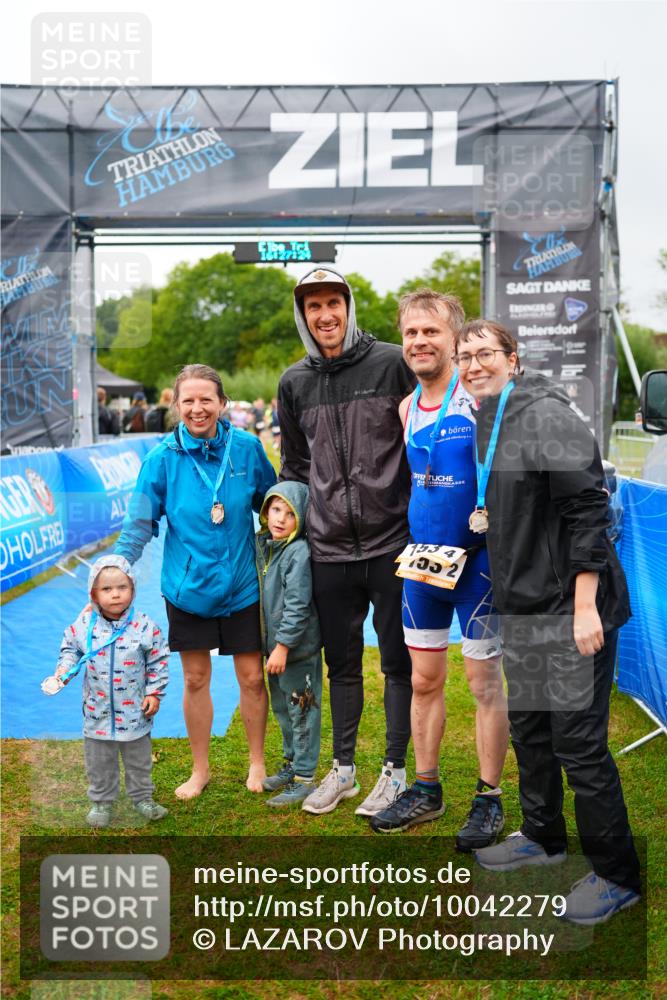 30.08.2026 - Elbe Triathlon Hamburg LAZAROV Photography http://msf.ph/oto/10042279 30.08.2026 16:27:24 Ziel  meine-sportfotos.de