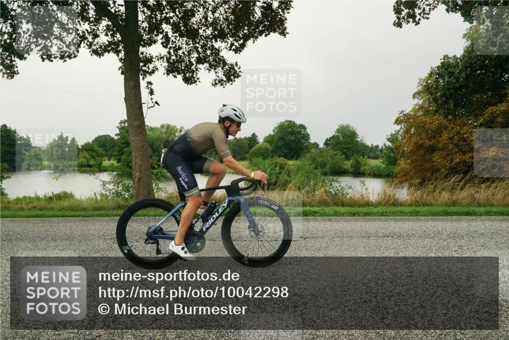 30.08.2026 - Elbe Triathlon Hamburg Michael Burmester http://msf.ph/oto/10042298 30.08.2026 08:47:17 Radfahren 215 meine-sportfotos.de