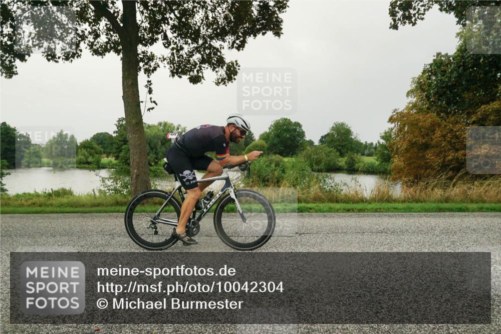 30.08.2026 - Elbe Triathlon Hamburg Michael Burmester http://msf.ph/oto/10042304 30.08.2026 08:47:44 Radfahren 235, 236 meine-sportfotos.de