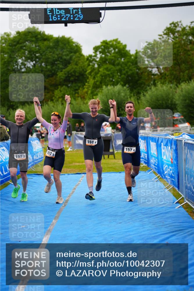 30.08.2026 - Elbe Triathlon Hamburg LAZAROV Photography http://msf.ph/oto/10042307 30.08.2026 16:27:29 Ziel  meine-sportfotos.de