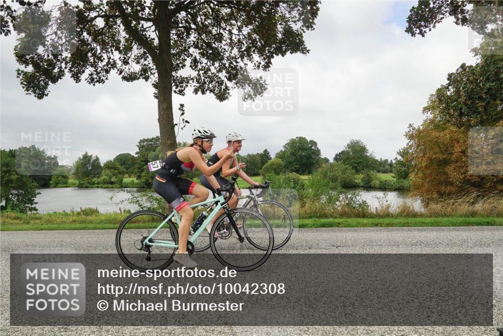 30.08.2026 - Elbe Triathlon Hamburg Michael Burmester http://msf.ph/oto/10042308 30.08.2026 12:32:10 Radfahren 1757, 1758 meine-sportfotos.de