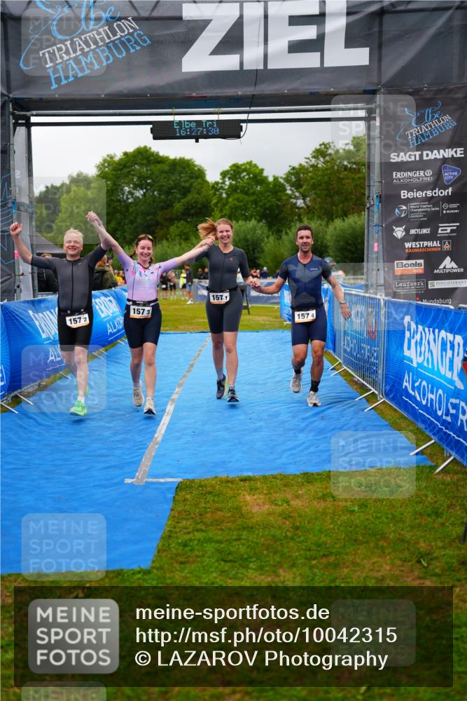 30.08.2026 - Elbe Triathlon Hamburg LAZAROV Photography http://msf.ph/oto/10042315 30.08.2026 16:27:30 Ziel  meine-sportfotos.de