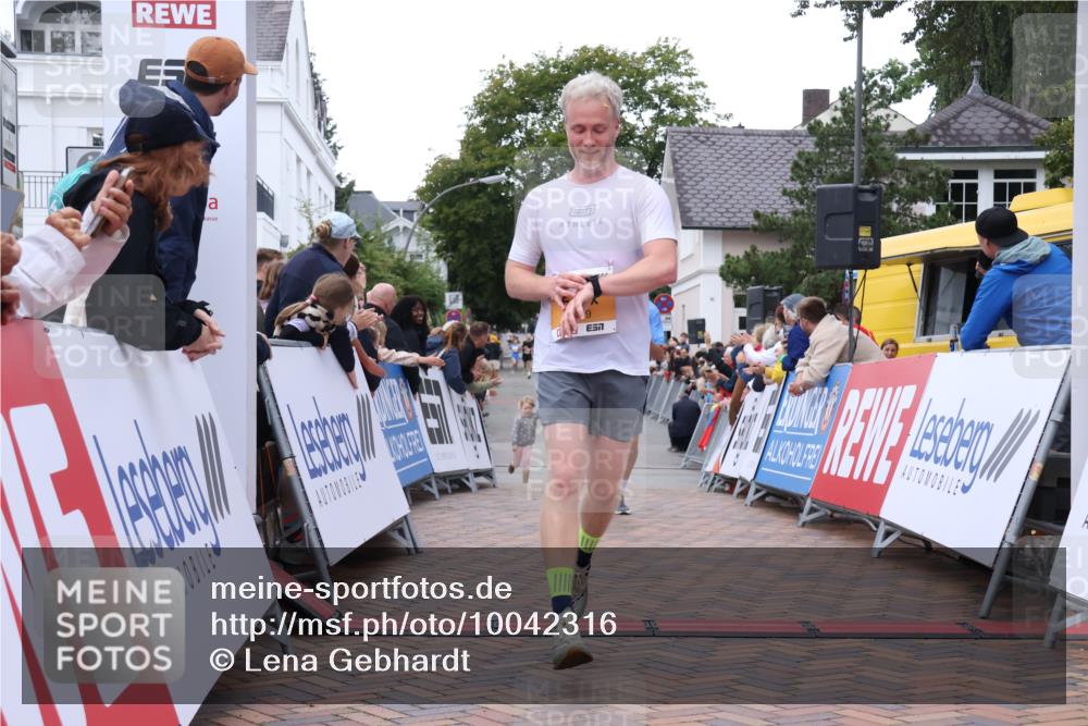 30.08.2026 - Blankeneser Heldenlauf Lena Gebhardt http://msf.ph/oto/10042316 30.08.2026 11:47:49 Ziel 2022, 2559, 2710, 2752 meine-sportfotos.de