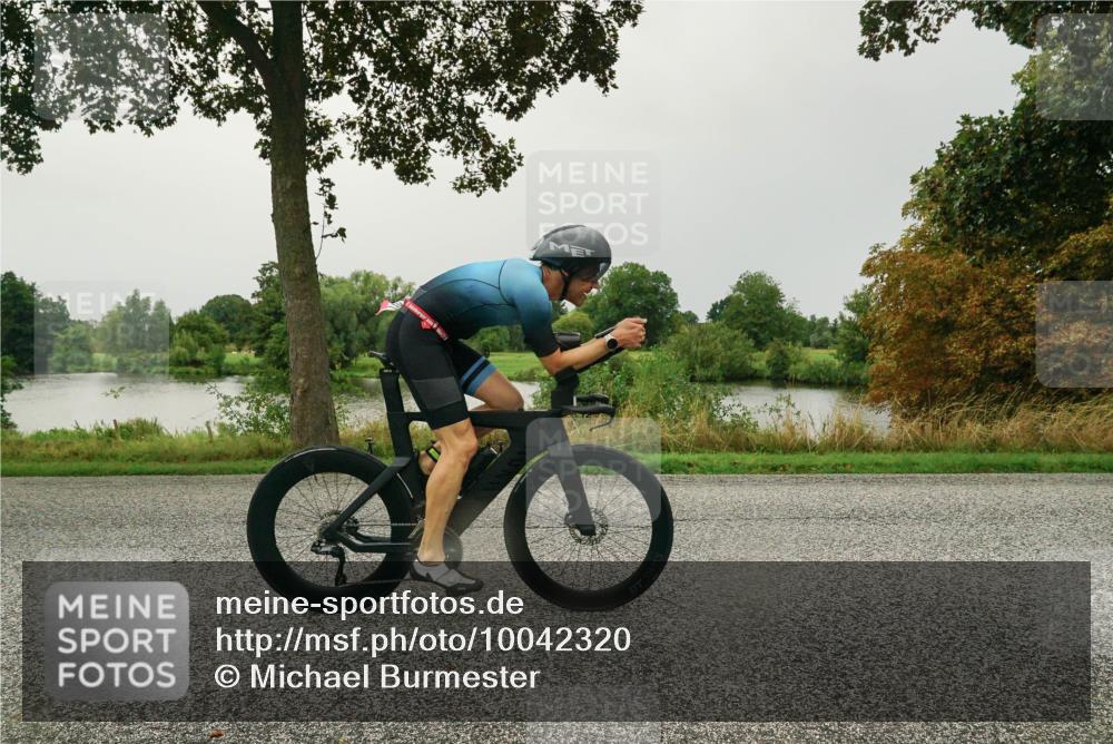 30.08.2026 - Elbe Triathlon Hamburg Michael Burmester http://msf.ph/oto/10042320 30.08.2026 08:48:23 Radfahren 211 meine-sportfotos.de