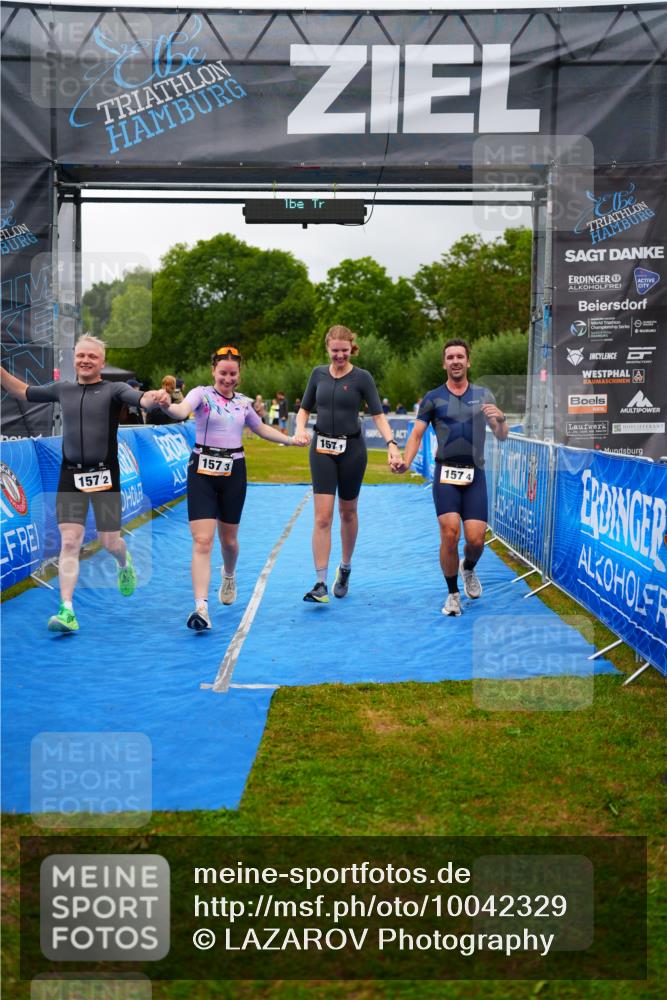 30.08.2026 - Elbe Triathlon Hamburg LAZAROV Photography http://msf.ph/oto/10042329 30.08.2026 16:27:30 Ziel  meine-sportfotos.de