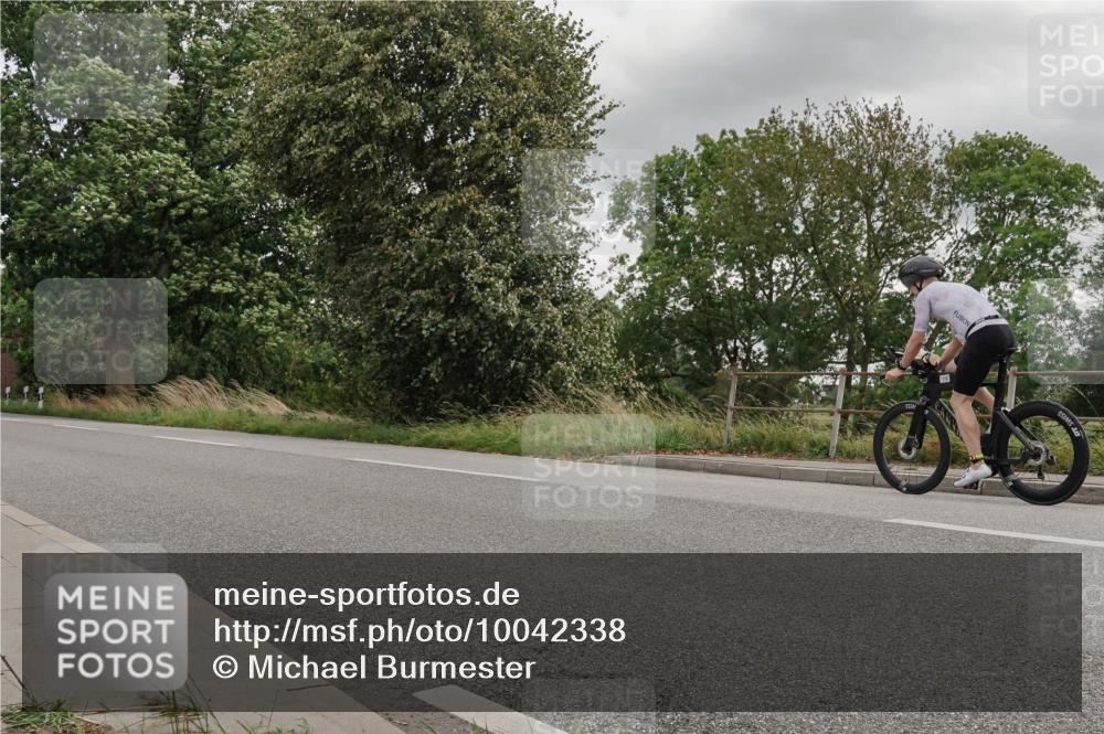 30.08.2026 - Elbe Triathlon Hamburg Michael Burmester http://msf.ph/oto/10042338 30.08.2026 14:44:56 Radfahren  meine-sportfotos.de