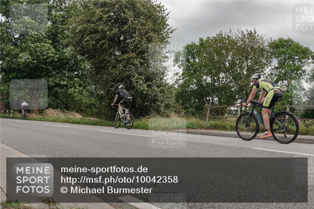 30.08.2026 - Elbe Triathlon Hamburg Michael Burmester http://msf.ph/oto/10042358 30.08.2026 14:44:58 Radfahren  meine-sportfotos.de
