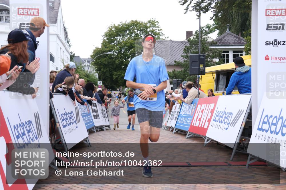 30.08.2026 - Blankeneser Heldenlauf Lena Gebhardt http://msf.ph/oto/10042362 30.08.2026 11:47:51 Ziel 2022, 2165, 2559, 2710, 2752 meine-sportfotos.de
