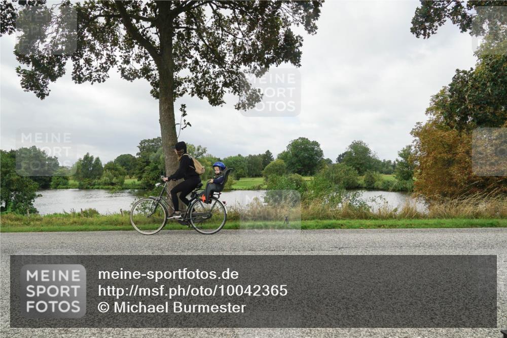 30.08.2026 - Elbe Triathlon Hamburg Michael Burmester http://msf.ph/oto/10042365 30.08.2026 12:36:49 Radfahren  meine-sportfotos.de