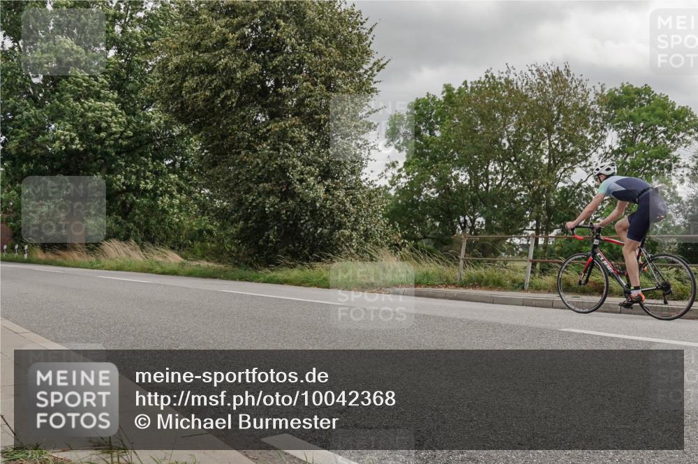 30.08.2026 - Elbe Triathlon Hamburg Michael Burmester http://msf.ph/oto/10042368 30.08.2026 14:45:30 Radfahren  meine-sportfotos.de