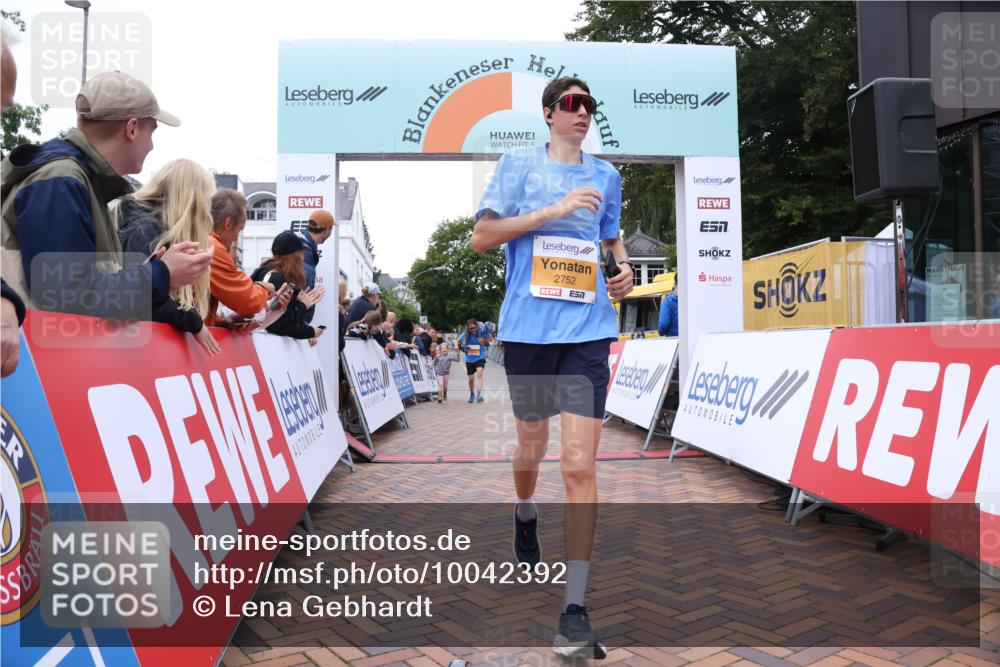 30.08.2026 - Blankeneser Heldenlauf Lena Gebhardt http://msf.ph/oto/10042392 30.08.2026 11:47:52 Ziel 2022, 2165, 2559, 2752 meine-sportfotos.de
