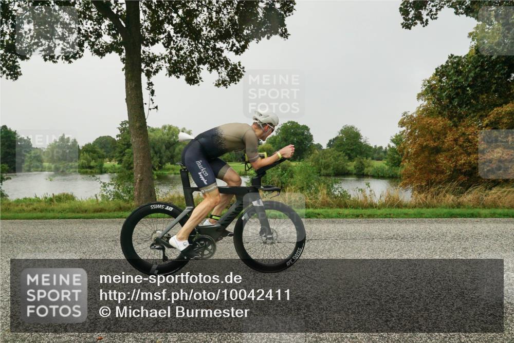 30.08.2026 - Elbe Triathlon Hamburg Michael Burmester http://msf.ph/oto/10042411 30.08.2026 08:50:13 Radfahren 220 meine-sportfotos.de