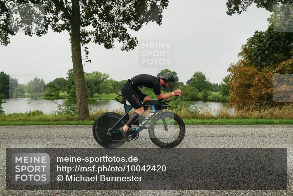 30.08.2026 - Elbe Triathlon Hamburg Michael Burmester http://msf.ph/oto/10042420 30.08.2026 08:50:27 Radfahren 195 meine-sportfotos.de