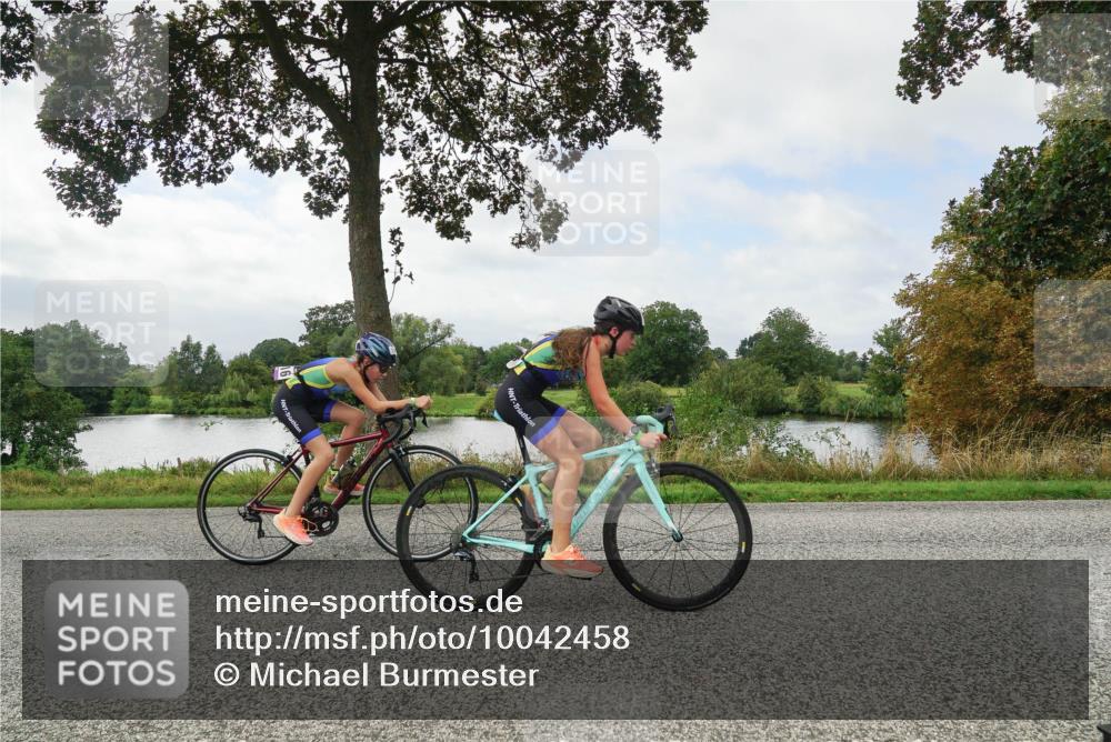 30.08.2026 - Elbe Triathlon Hamburg Michael Burmester http://msf.ph/oto/10042458 30.08.2026 12:42:20 Radfahren 1812, 1816 meine-sportfotos.de