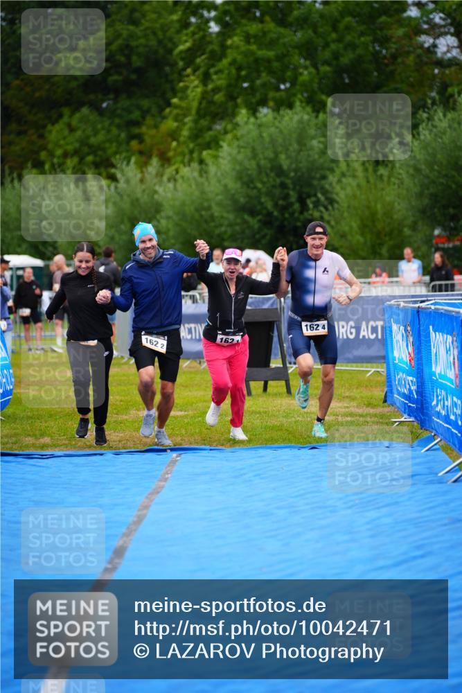 30.08.2026 - Elbe Triathlon Hamburg LAZAROV Photography http://msf.ph/oto/10042471 30.08.2026 16:28:19 Ziel  meine-sportfotos.de