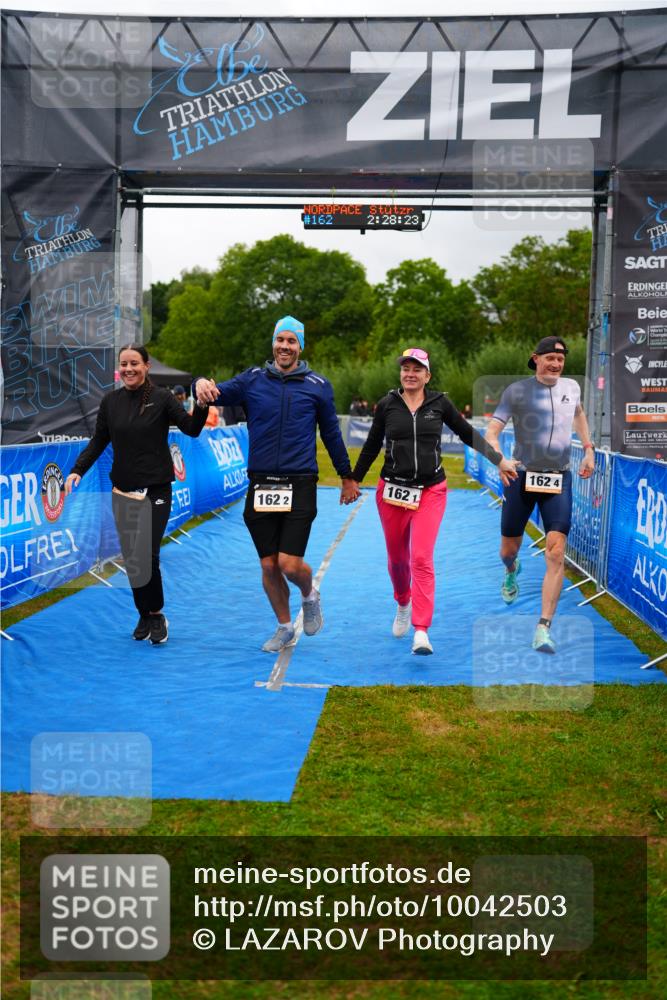 30.08.2026 - Elbe Triathlon Hamburg LAZAROV Photography http://msf.ph/oto/10042503 30.08.2026 16:28:22 Ziel  meine-sportfotos.de