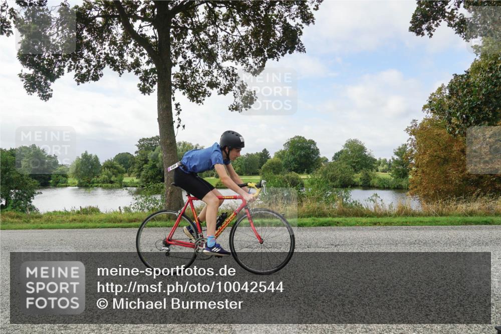 30.08.2026 - Elbe Triathlon Hamburg Michael Burmester http://msf.ph/oto/10042544 30.08.2026 12:44:27 Radfahren 1729 meine-sportfotos.de