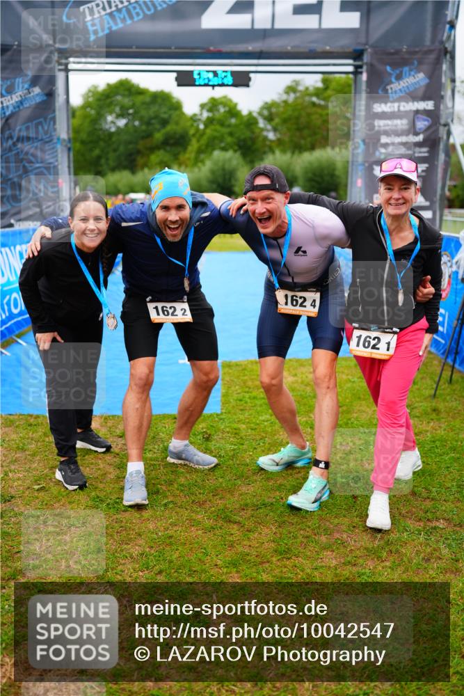 30.08.2026 - Elbe Triathlon Hamburg LAZAROV Photography http://msf.ph/oto/10042547 30.08.2026 16:28:44 Ziel  meine-sportfotos.de