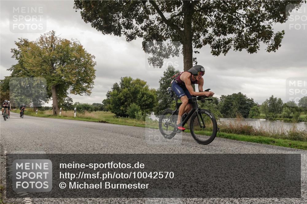 30.08.2026 - Elbe Triathlon Hamburg Michael Burmester http://msf.ph/oto/10042570 30.08.2026 09:14:33 Radfahren 195, 205, 215, 225, 315, 383, 460 meine-sportfotos.de