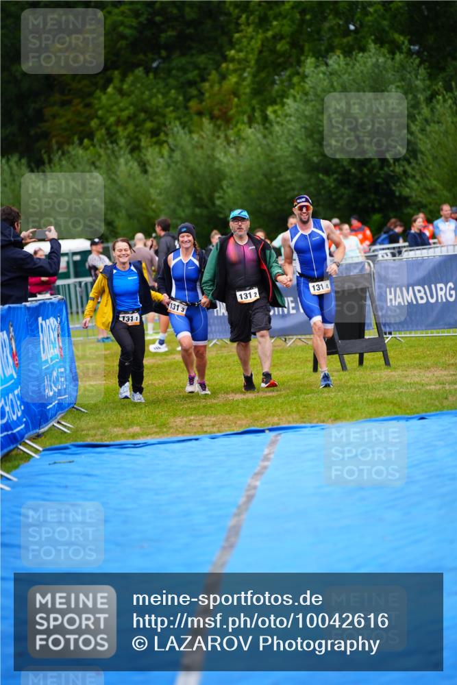 30.08.2026 - Elbe Triathlon Hamburg LAZAROV Photography http://msf.ph/oto/10042616 30.08.2026 16:30:21 Ziel  meine-sportfotos.de