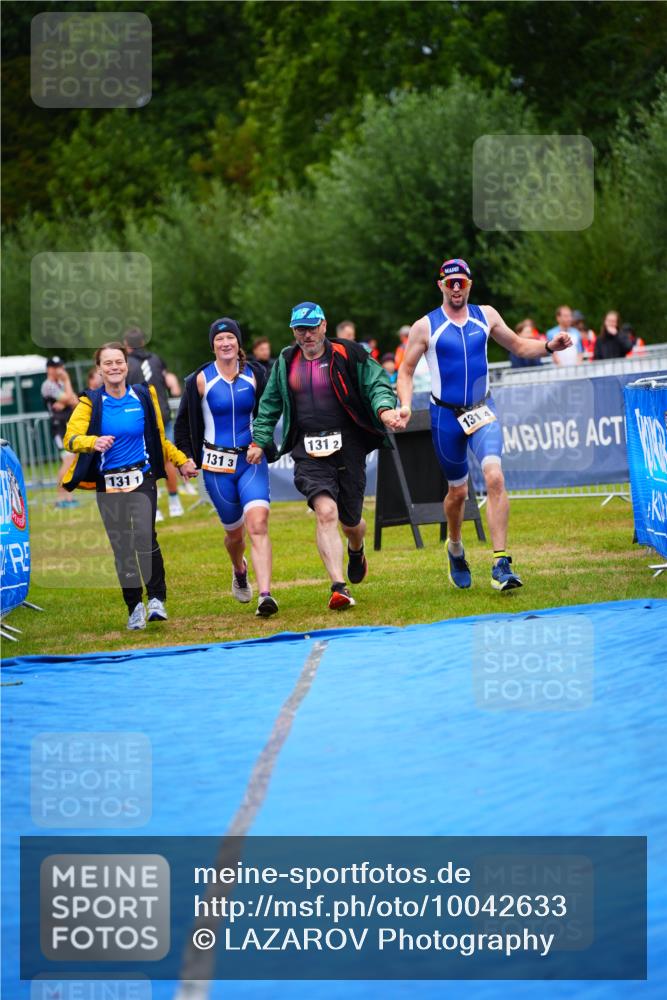 30.08.2026 - Elbe Triathlon Hamburg LAZAROV Photography http://msf.ph/oto/10042633 30.08.2026 16:30:22 Ziel  meine-sportfotos.de