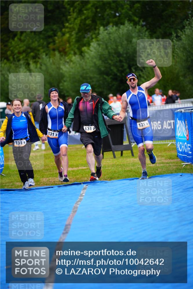 30.08.2026 - Elbe Triathlon Hamburg LAZAROV Photography http://msf.ph/oto/10042642 30.08.2026 16:30:23 Ziel  meine-sportfotos.de