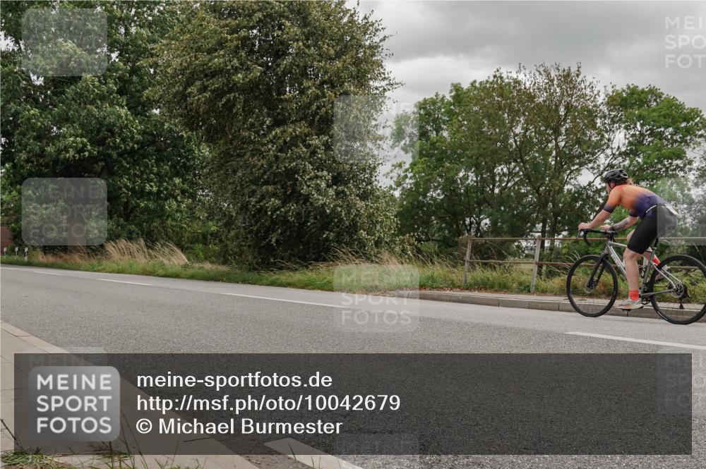 30.08.2026 - Elbe Triathlon Hamburg Michael Burmester http://msf.ph/oto/10042679 30.08.2026 14:48:30 Radfahren  meine-sportfotos.de