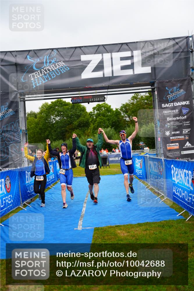 30.08.2026 - Elbe Triathlon Hamburg LAZAROV Photography http://msf.ph/oto/10042688 30.08.2026 16:30:26 Ziel  meine-sportfotos.de