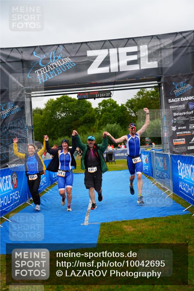 30.08.2026 - Elbe Triathlon Hamburg LAZAROV Photography http://msf.ph/oto/10042695 30.08.2026 16:30:26 Ziel  meine-sportfotos.de