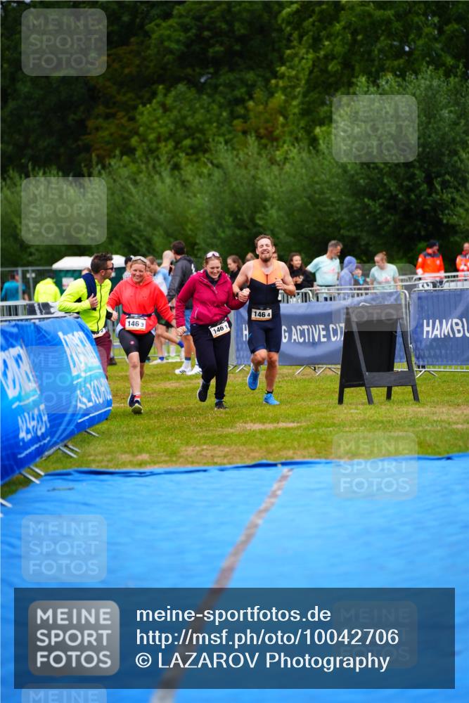 30.08.2026 - Elbe Triathlon Hamburg LAZAROV Photography http://msf.ph/oto/10042706 30.08.2026 16:30:44 Ziel  meine-sportfotos.de