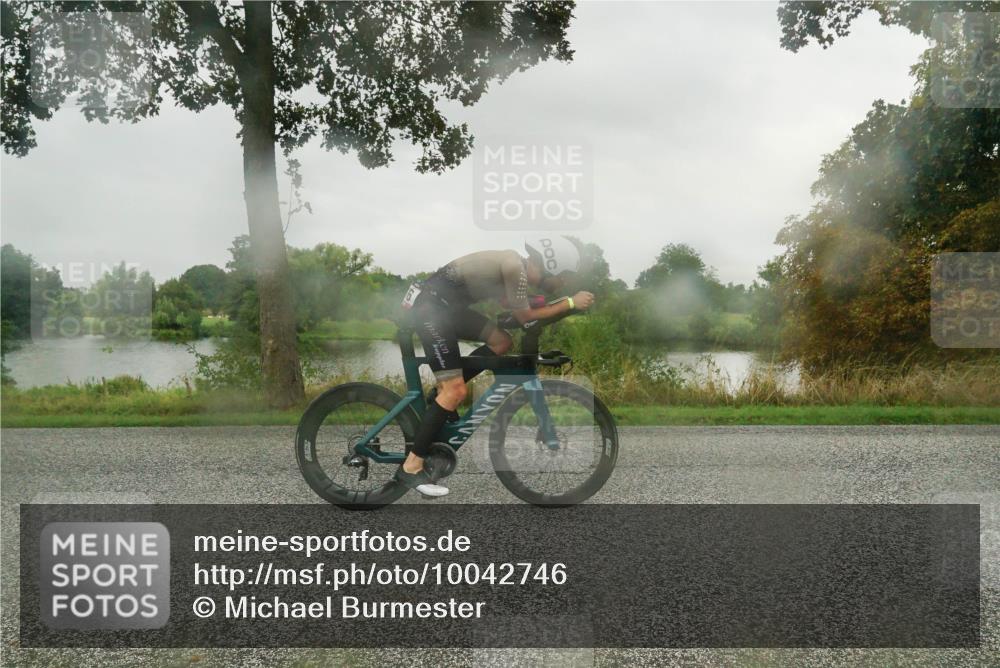 30.08.2026 - Elbe Triathlon Hamburg Michael Burmester http://msf.ph/oto/10042746 30.08.2026 08:55:14 Radfahren 216 meine-sportfotos.de
