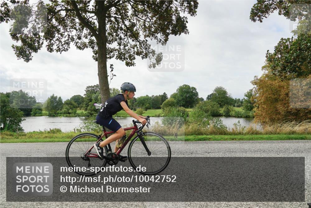 30.08.2026 - Elbe Triathlon Hamburg Michael Burmester http://msf.ph/oto/10042752 30.08.2026 12:52:35 Radfahren 1802 meine-sportfotos.de