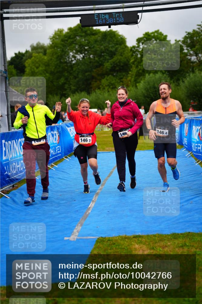 30.08.2026 - Elbe Triathlon Hamburg LAZAROV Photography http://msf.ph/oto/10042766 30.08.2026 16:30:49 Ziel  meine-sportfotos.de