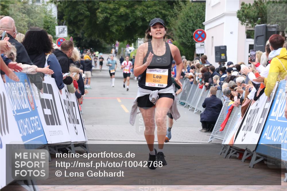 30.08.2026 - Blankeneser Heldenlauf Lena Gebhardt http://msf.ph/oto/10042768 30.08.2026 11:48:19 Ziel 2542, 4487 meine-sportfotos.de