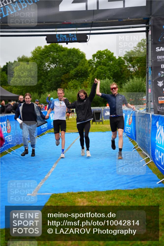 30.08.2026 - Elbe Triathlon Hamburg LAZAROV Photography http://msf.ph/oto/10042814 30.08.2026 16:31:04 Ziel  meine-sportfotos.de