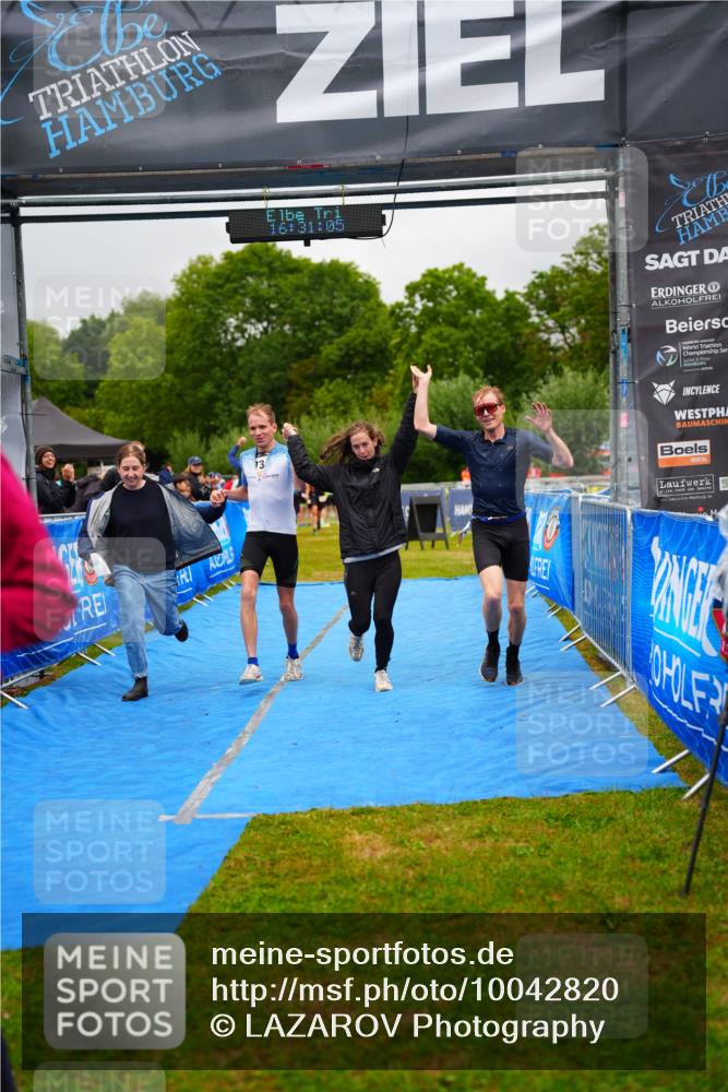 30.08.2026 - Elbe Triathlon Hamburg LAZAROV Photography http://msf.ph/oto/10042820 30.08.2026 16:31:04 Ziel  meine-sportfotos.de