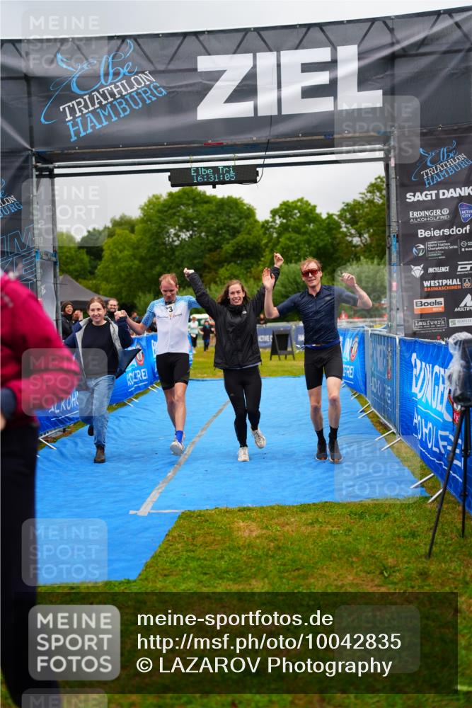 30.08.2026 - Elbe Triathlon Hamburg LAZAROV Photography http://msf.ph/oto/10042835 30.08.2026 16:31:05 Ziel  meine-sportfotos.de
