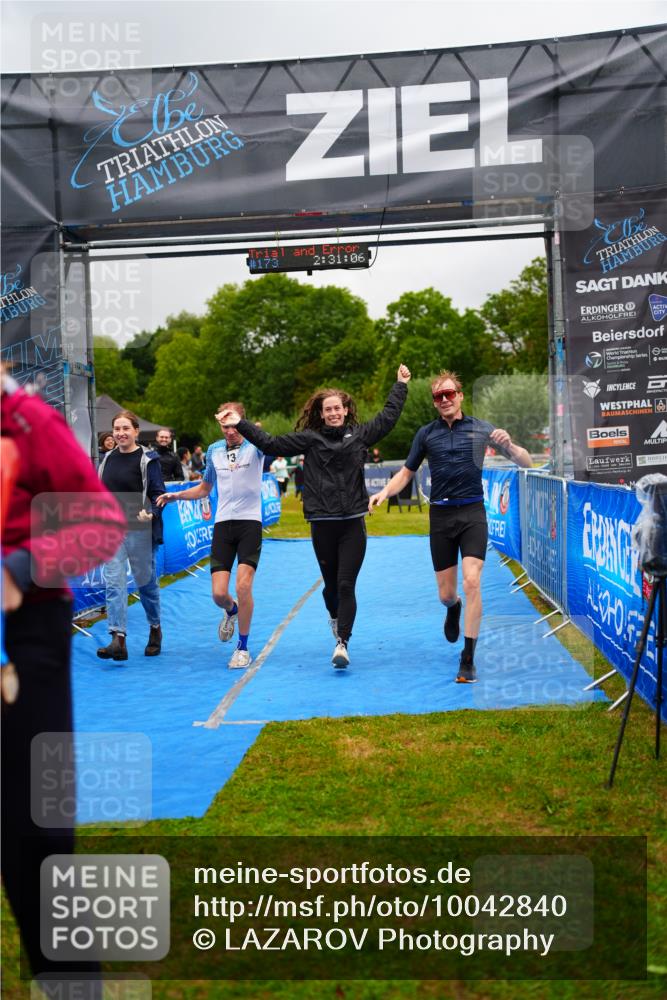 30.08.2026 - Elbe Triathlon Hamburg LAZAROV Photography http://msf.ph/oto/10042840 30.08.2026 16:31:05 Ziel  meine-sportfotos.de