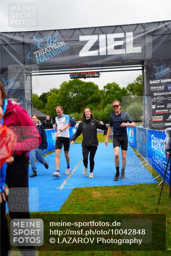 30.08.2026 - Elbe Triathlon Hamburg LAZAROV Photography http://msf.ph/oto/10042848 30.08.2026 16:31:05 Ziel  meine-sportfotos.de